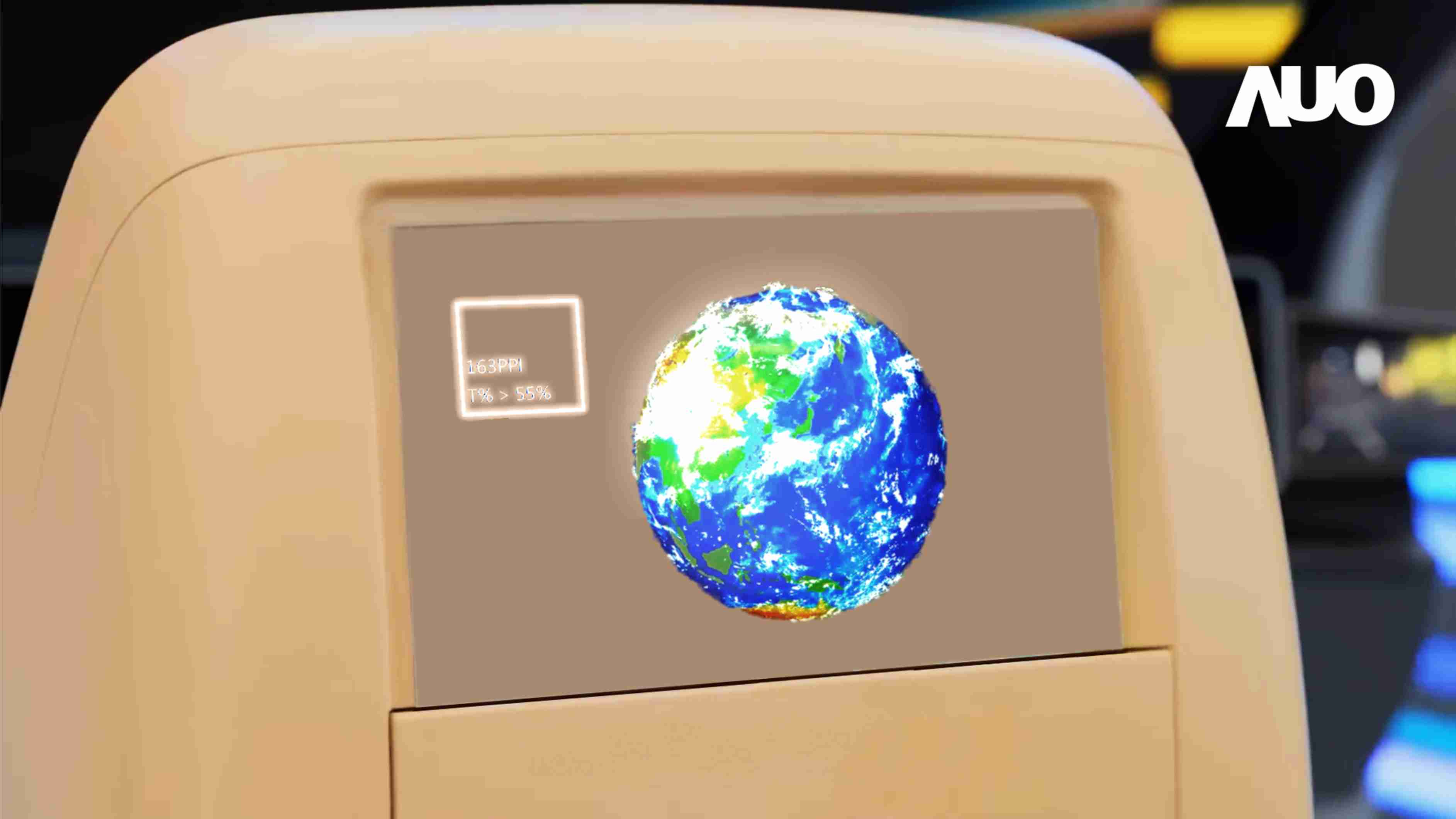 红龙扑克突破设计与制程挑战，，，，推出全球最高分辨率163ppi的13.5吋透明Micro LED面板，，，，并积极布局智能车市场，，，，以期拓展透明显示应用的可能性